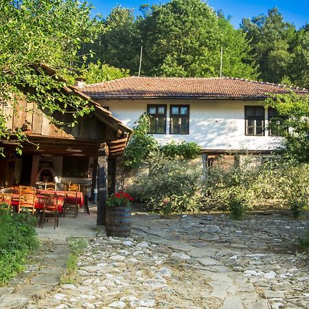 Little River Guest House Габрово Екстер'єр фото